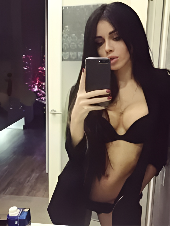 Нелли привлекательная девушка из Нижнего Новгорода цена от 1500 руб