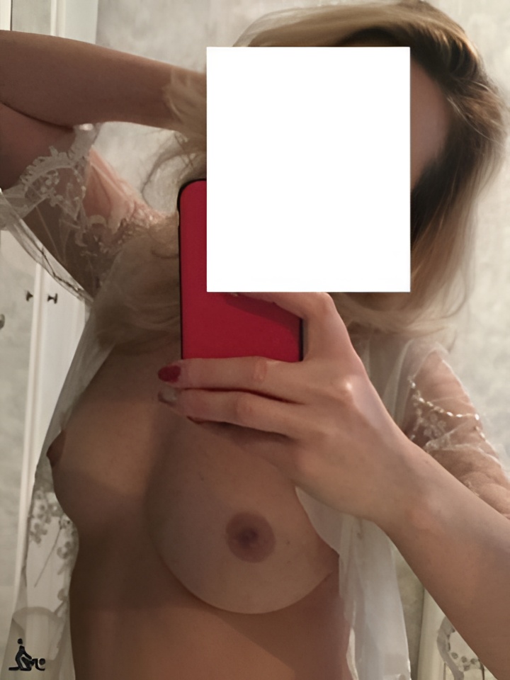 Софа привлекательная девушка из Нижнего Новгорода цена от 2500 руб