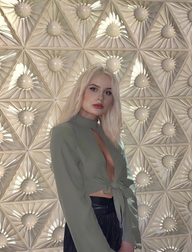 Тамара привлекательная девушка из Нижнего Новгорода цена от 7000 руб